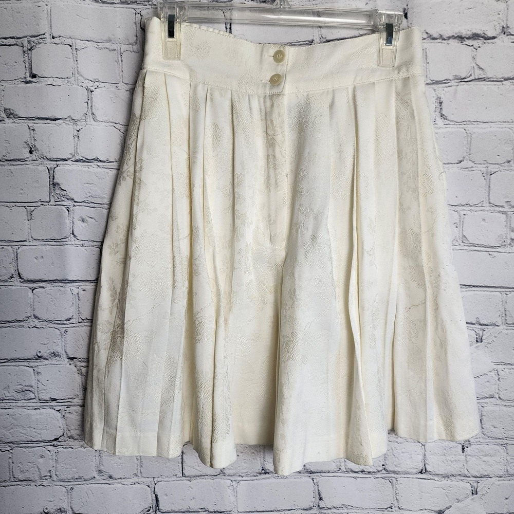 Cream high waisted old world shorts with pockets button zip closure elastic back